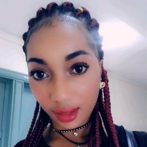 Meet your Posher, Camille